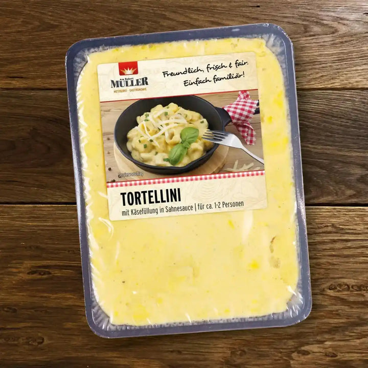 Tortellini mit Käsefüllung in Sahnesauce verpackt